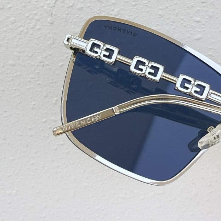 Picture of Givenchy Sunglasses _SKUfw72645333fw